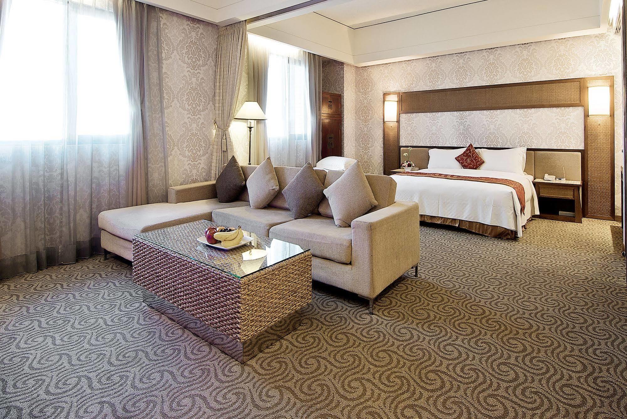 Jia Hsin Garden Hotel Tajnan Kültér fotó
